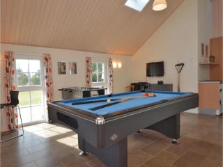Six-Bedroom Holiday Home In Blavand - Blåvand - 7