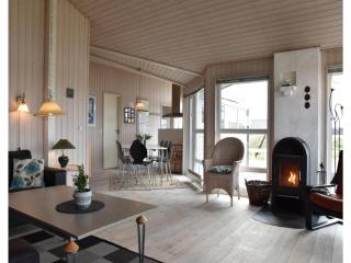 Four-Bedroom Holiday Home In Hvide Sande - 3