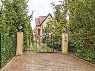 4 Bedroom Cozy Home In Grzybowo - 1