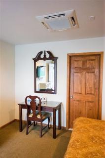 Sutton Inn - 1