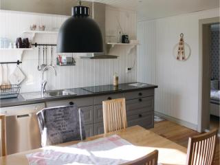Cozy Home In Skillingaryd With Wifi - 1