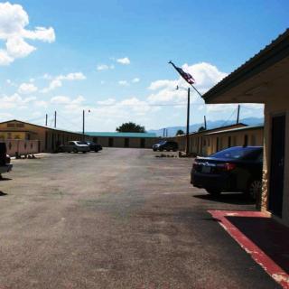 HWY Express Inn and Suites - Thatcher - 8