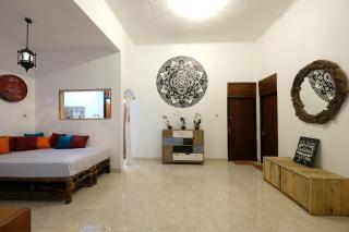 Wood Stone Homestay Yogyakarta - 3