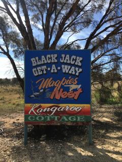 Black Jack Get-A-Way "Magpies Nest" - Orroroo - 9