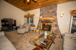 Majestic Pines Home - 5