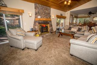 Majestic Pines Home - 1