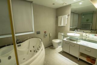 Katherine Plaza Hotel - 4