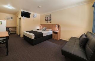 Winter Sun Motel - 2