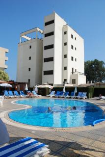 Pigeon Beach Hotel Apartments - Limassol - 4