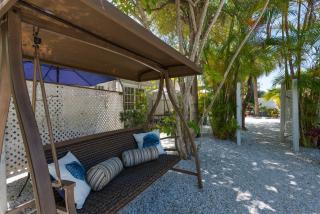 Tarpon Tale Inn - 8