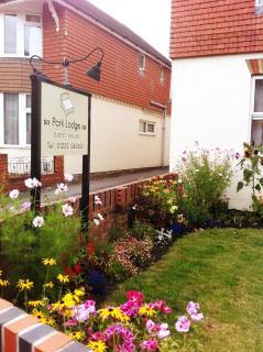 Park Lodge - Farnborough - 5