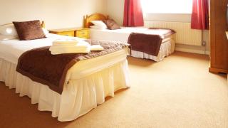 Park Lodge - Farnborough - 9