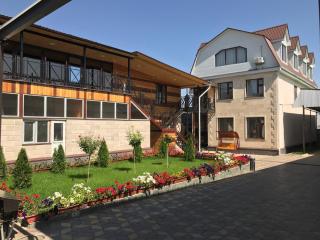 Nomad Hotel - Karakol - 0