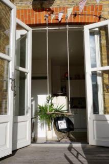 Beautiful Canalside 1-Bedroom Flat with Terrace - 6