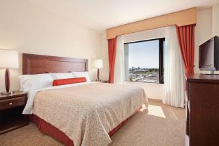 Travelodge Hotel by Wyndham Saskatoon - 9
