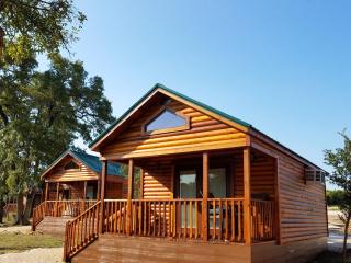Al's Hideaway Cabin and RV Space, LLC - Pipe Creek - 9