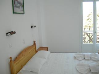 Bizas Rooms & Studios - Parikia - 2