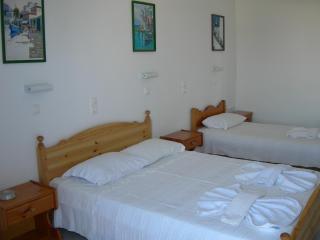 Bizas Rooms & Studios - Parikia - 4