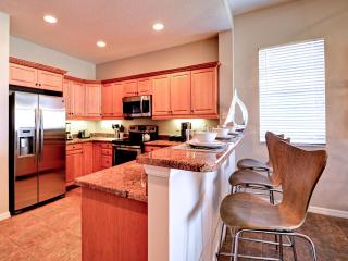 Harborview Grande 700 Waterfront Condo - 1