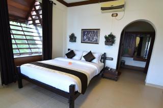 Kovalam Beach Hotel - Kovalam - 2
