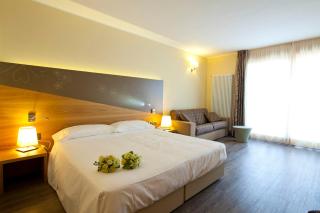 Harmony Suite Hotel - 2