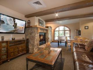 Red Hawk Lodge 2200 - 4