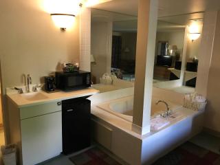 Econo Lodge Inn & Suites - Oconto - 7