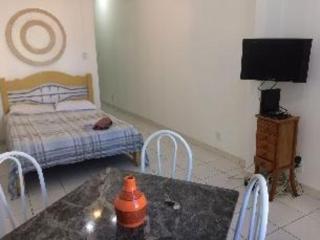 Entre Copacabana e Ipanema, 300 metros da praia, entre postos 5 e 6 - Rio de Janeiro - 8