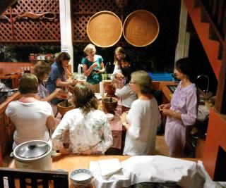 Golden Teak Home Resort - Saraphi - 1