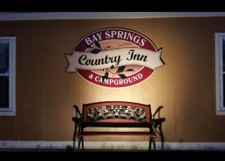 Bay Springs Country Inn & Marina - Centre - 9