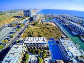 Israel Marina Village, Garden Vacation Apartment - Herzliya - 9
