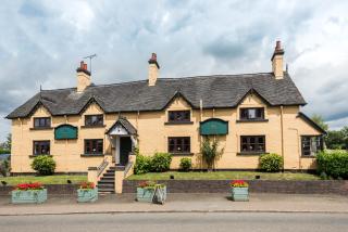Golden Lion Hotel - Rugby - 9