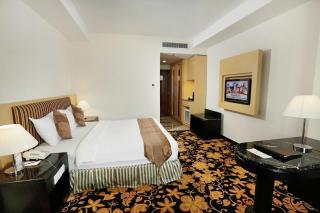 Rocky Plaza Hotel Padang - 7