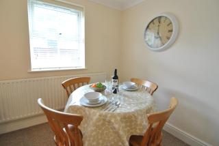 Garfield Place Cosy 2-Bedroom Cottage Central Windsor with Parking - Windsor - 3