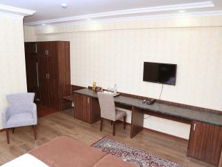 Rabat Hotel - Almaty - 3