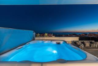 Villa Magnifica Penthouse with Jacuzzi - Novalja - 9