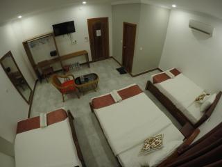 Happy​​ Family Guesthouse - 3