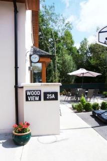 Woodview House Bed and Breakfast - 8