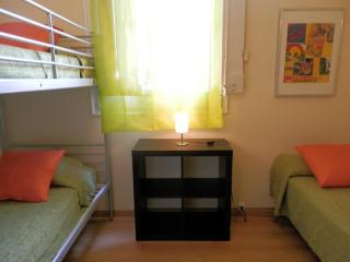 Barcelona Central Garden Hostal - 1