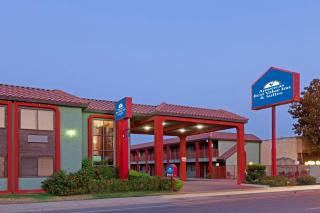 America's Best Value Inn & Suites Bakersfield Central - Bakersfield - 0
