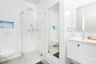 Bright 1BR Apartment w Balcony & Mamad 10 min Walk from Beach by Sea N' Rent - Tel Aviv - 3