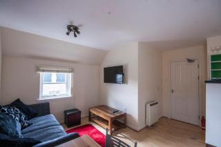 8 Varis Apartments - 2