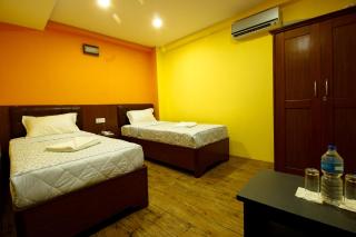 Everest Holiday Inn - Kathmandu - 3