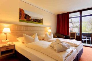 AMBER HOTEL Bavaria - 8