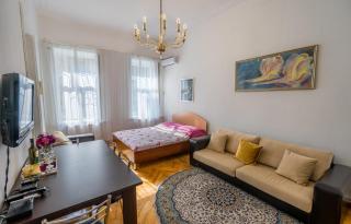 Tourist Heaven - Rustaveli McDonald's Apartment - Tbilisi - 0