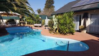 Sleep Eezy Cottages - Benoni - 3