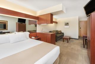 Microtel Inn & Suites by Wyndham Sainte Genevieve - Sainte Genevieve - 2