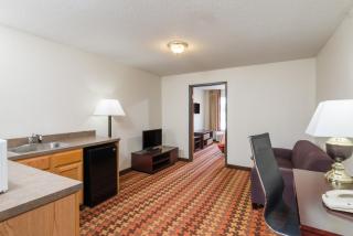 Super 8 by Wyndham Cloverdale IN - 0