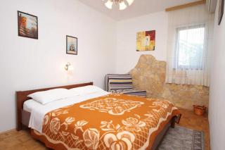 Apartments and rooms with parking space Krk - 3231 - 1