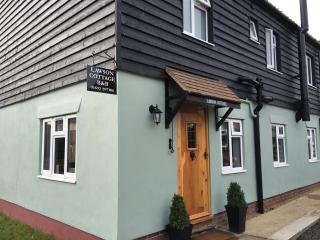 Lawson Cottage B&B - 8